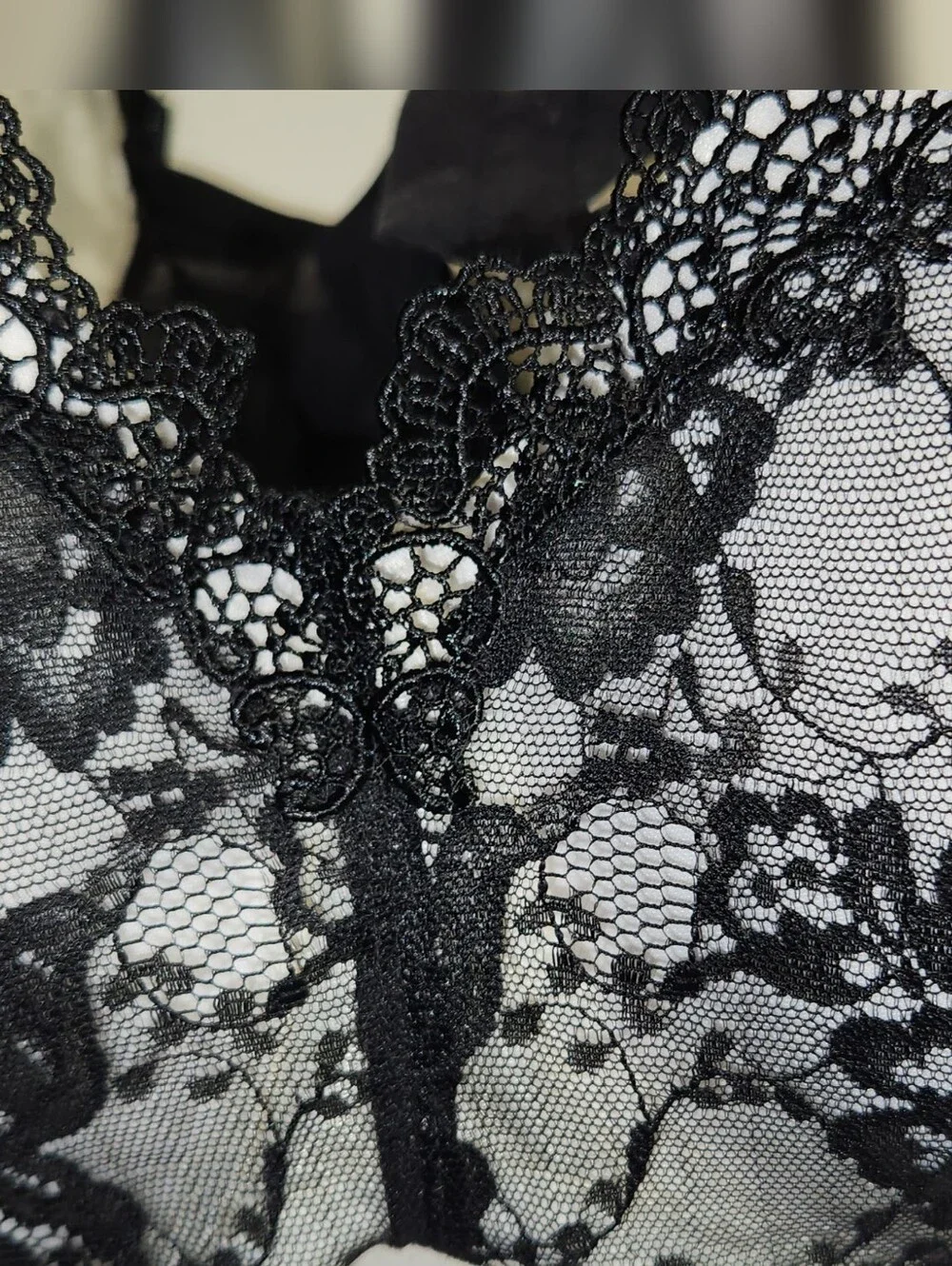 Black & White Lace Underwire Bra 40DDD